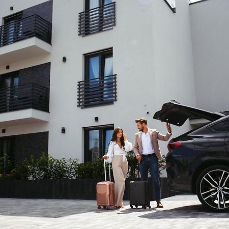 Resto Inn - Smart Apartamenty Blisko Energylandii Polwies エクステリア 写真