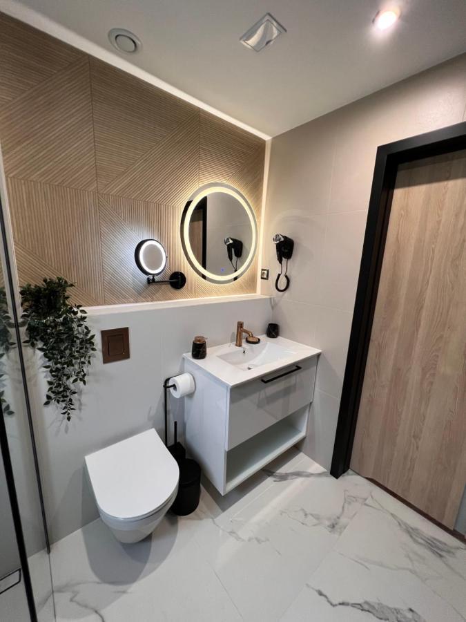 Resto Inn - Smart Apartamenty Blisko Energylandii Polwies エクステリア 写真