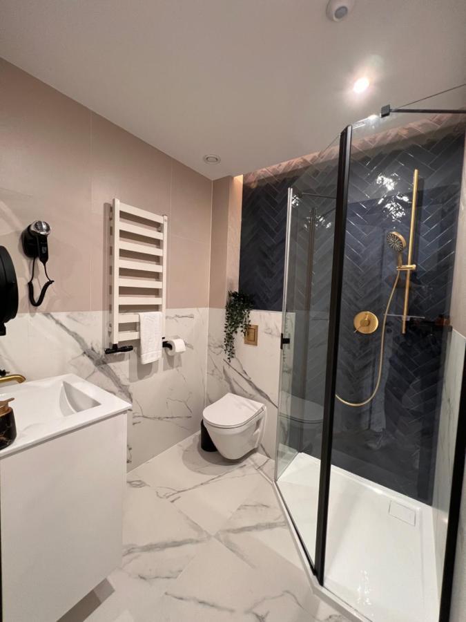 Resto Inn - Smart Apartamenty Blisko Energylandii Polwies エクステリア 写真