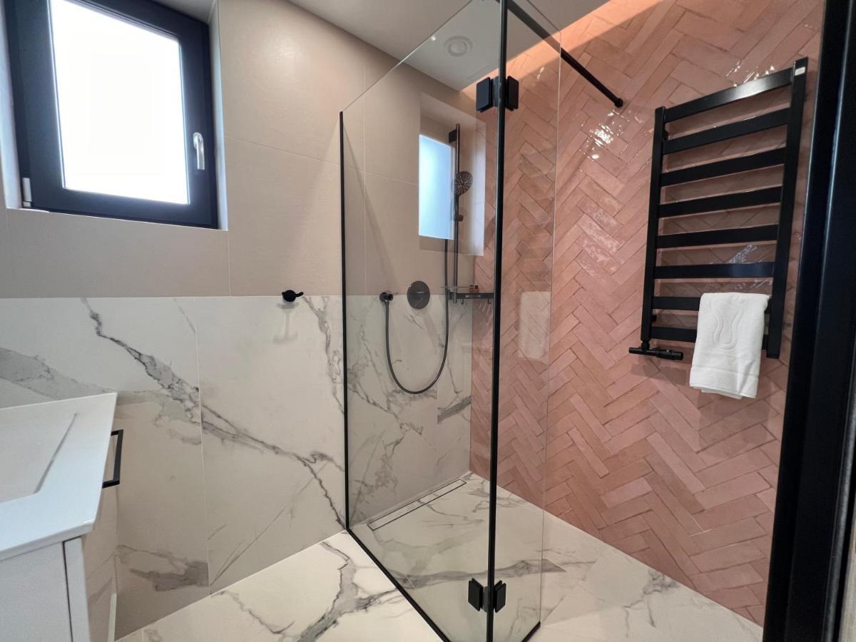 Resto Inn - Smart Apartamenty Blisko Energylandii Polwies エクステリア 写真