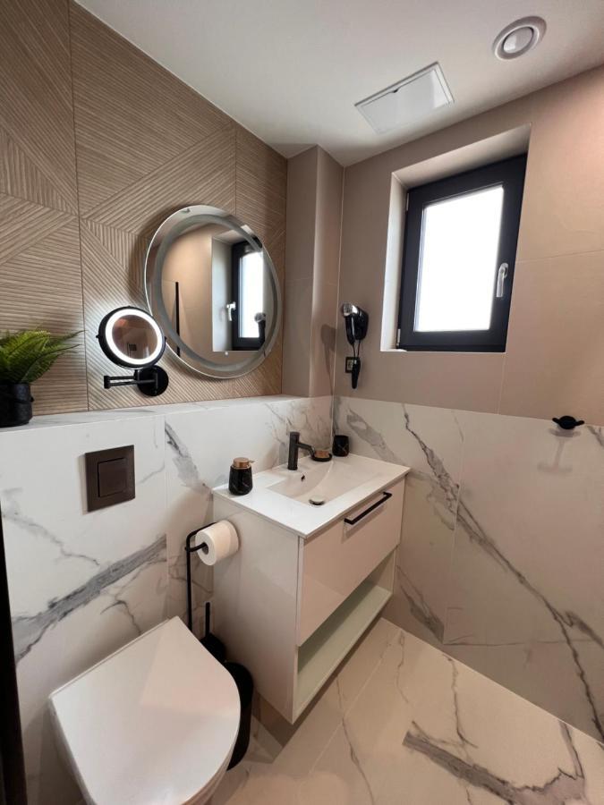 Resto Inn - Smart Apartamenty Blisko Energylandii Polwies エクステリア 写真