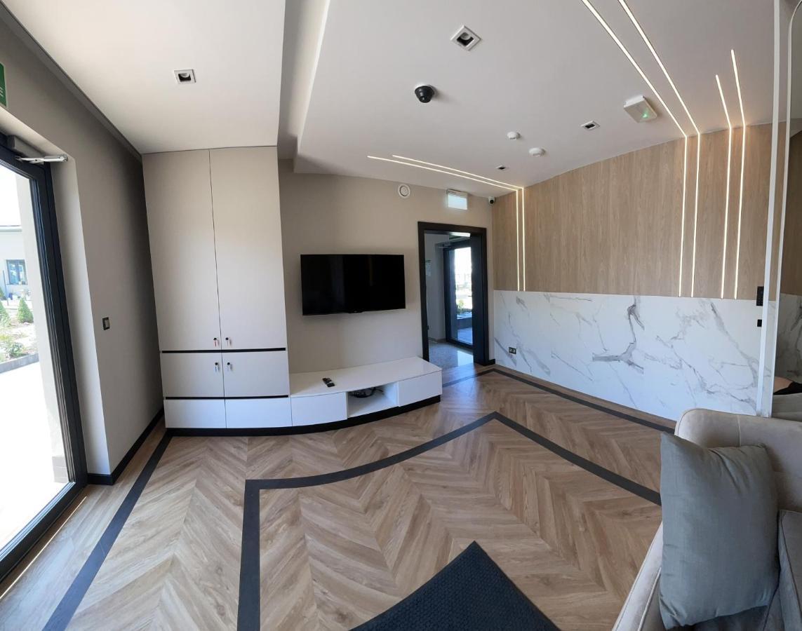 Resto Inn - Smart Apartamenty Blisko Energylandii Polwies エクステリア 写真