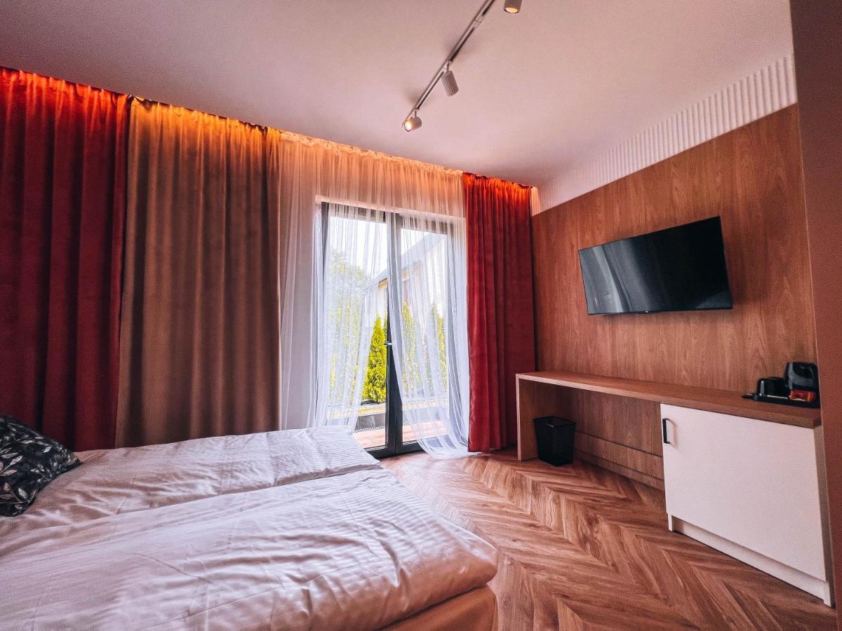 Resto Inn - Smart Apartamenty Blisko Energylandii Polwies エクステリア 写真