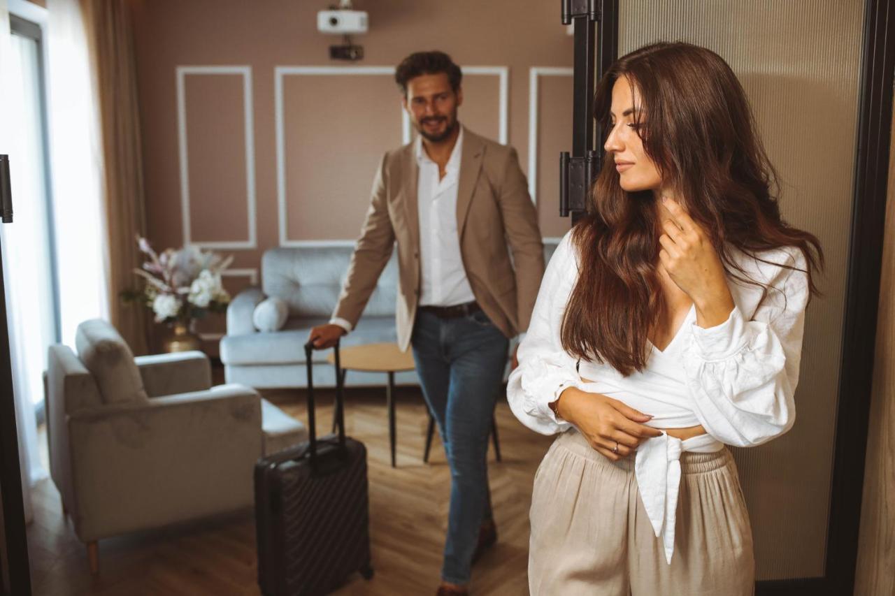Resto Inn - Smart Apartamenty Blisko Energylandii Polwies エクステリア 写真