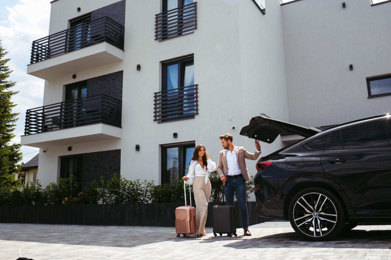 Resto Inn - Smart Apartamenty Blisko Energylandii Polwies エクステリア 写真