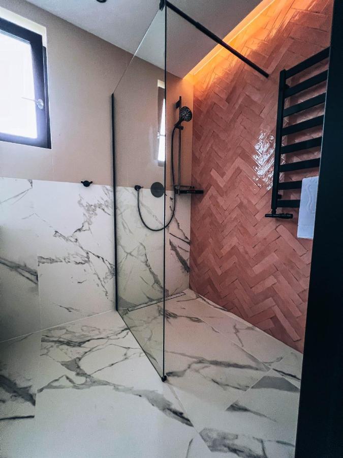 Resto Inn - Smart Apartamenty Blisko Energylandii Polwies エクステリア 写真